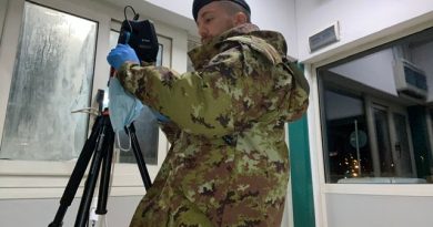Infermieri Militari volontari pontini ricevuti e premiati dal Sindaco Damiano Coletta per l'impegno al contrasto della pandemia da COVID-19 1