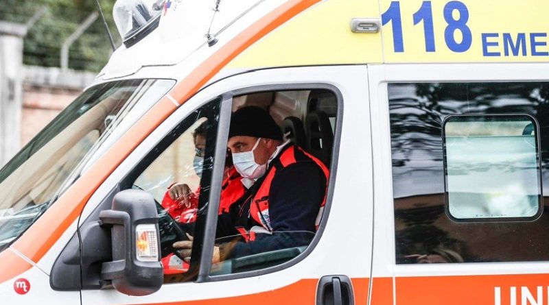 Grave carenza di personale nel servizio di emergenza-urgenza a Cosenza: infermiere del 118 collassa