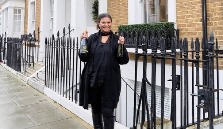 Londra, futura infermiera rimasta senza casa vince una "reggia" alla lotteria