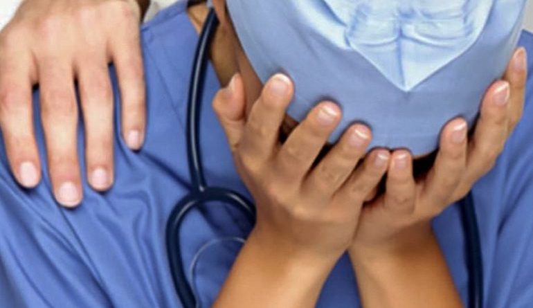 Aggressioni al personale sanitario, Nursing Up: "Infermieri abbandonati e sempre più in balia di soggetti fuori controllo"