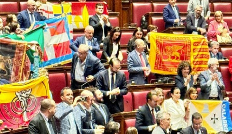 Autonomia differenziata, c'è l'ok definitivo: il Ddl Calderoli è legge. Ecco cosa prevede