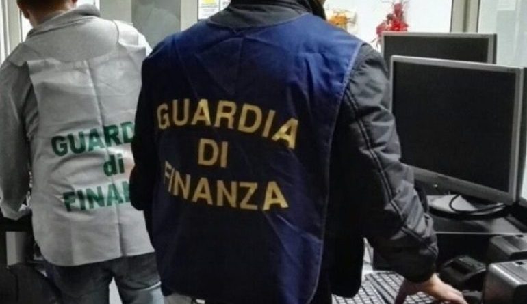 Falsi attestati di oss: scoperto traffico tra Campania e Puglia