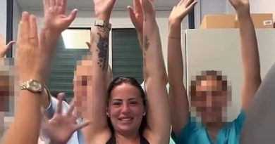 Ischia, infermieri e medici ballano in ospedale con la tiktoker: il video diventa virale. Ferma condanna di Asl Napoli 2 Nord, Opi e Omceo