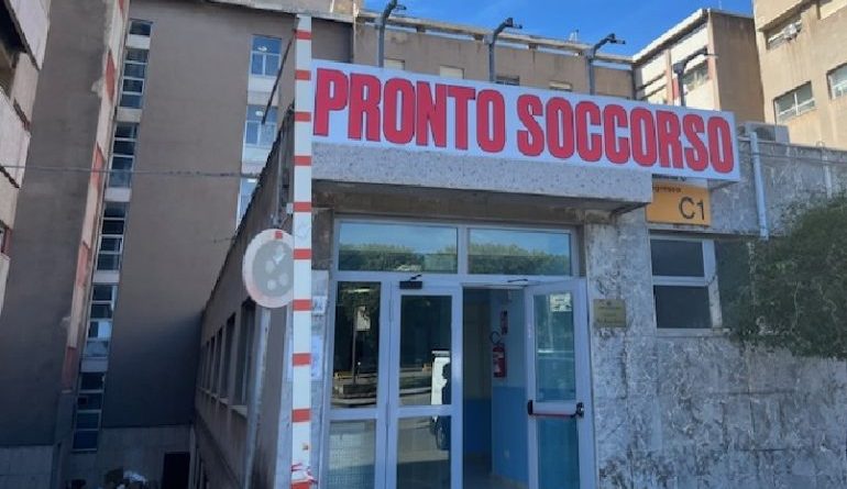 Messina, infermiere preso a calci e pugni dai parenti di una paziente