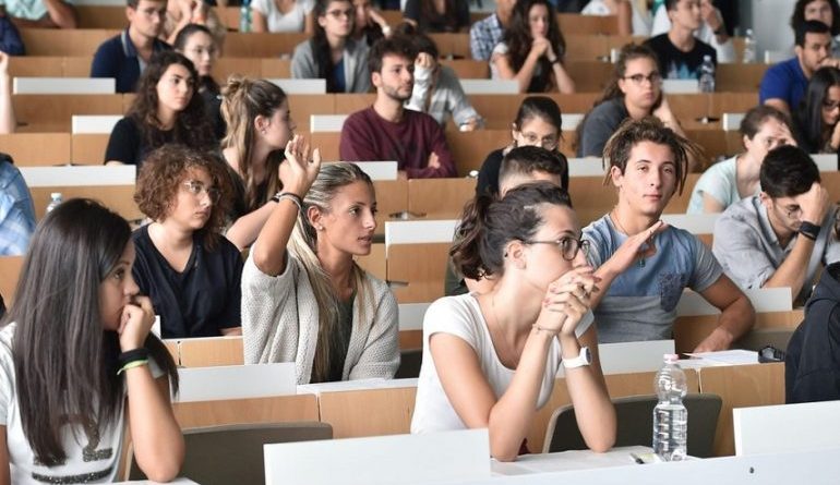 Medicina, addio al numero chiuso e ai test d’ingresso: approvata la riforma per l’accesso libero ai corsi di laurea